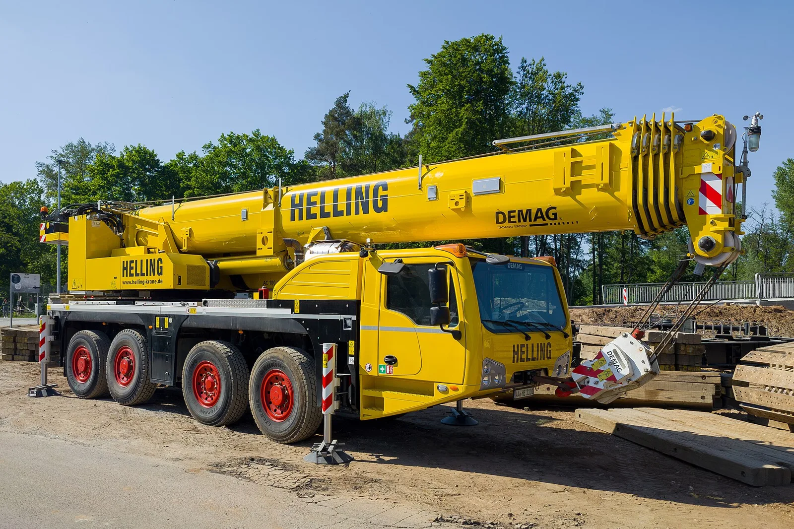 Lift plan and rigging study prepared by PCE Cranes engineers